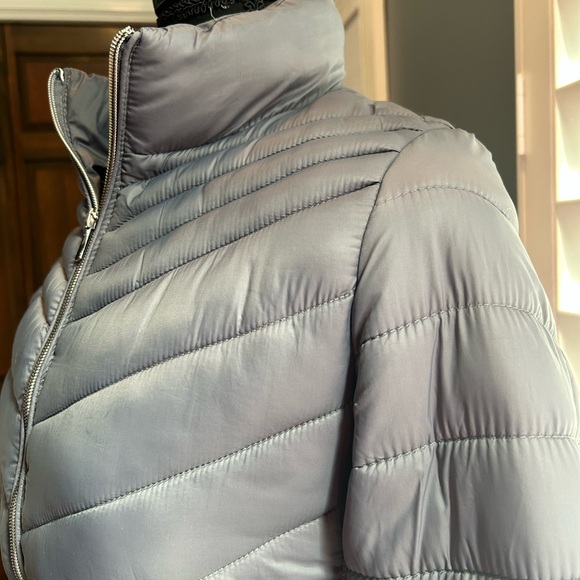 Gray puffer coat - Picture 2 of 8